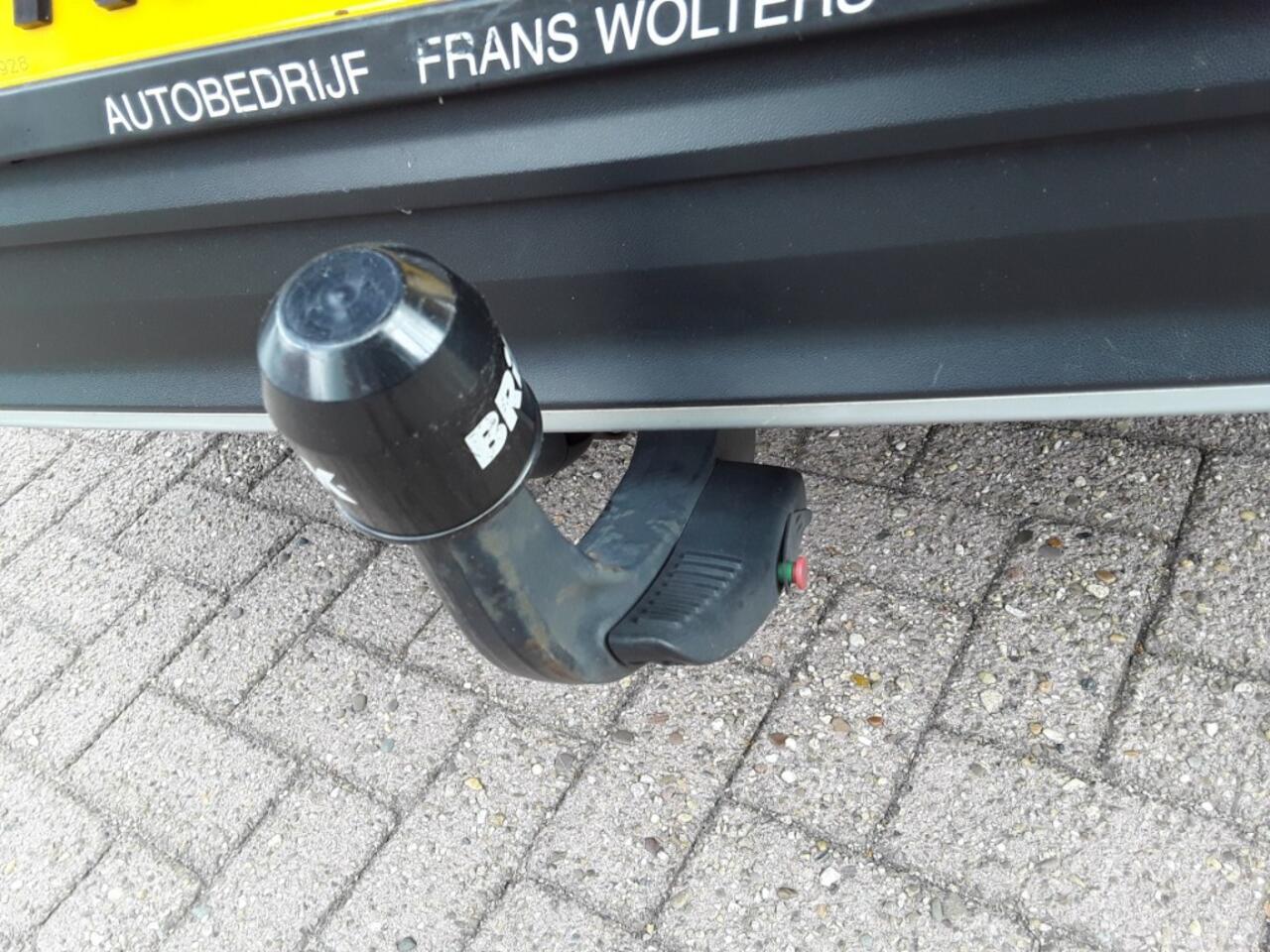 Volkswagen T-Roc 1.6 TDI STYLE Business / NAVI / TREKHAAK