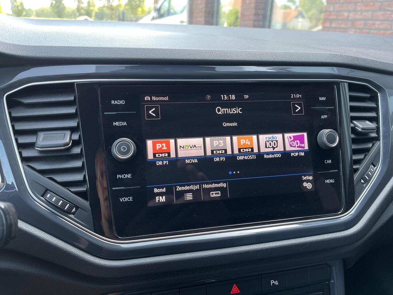 Volkswagen T-Roc 1.5 TSI R-LINE VIRTUAL DASBOARD | TREKHAAK AFN. | ELEC. A. KLEP | NAV | ADAPTIVE CRUISE CONTROL | CAMERA | APPLE/ANDROID CARPLAY