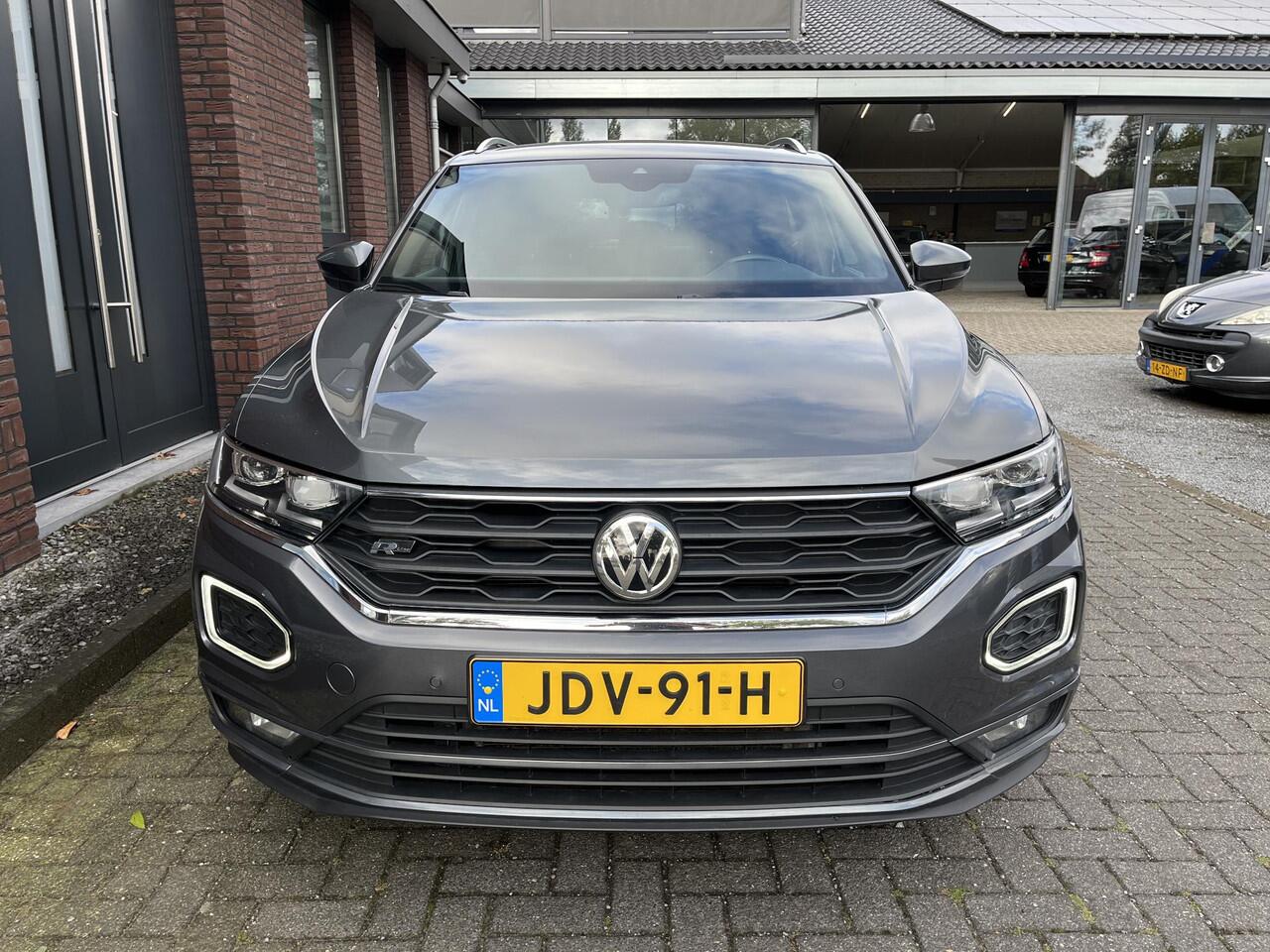 Volkswagen T-Roc 1.5 TSI R-LINE VIRTUAL DASBOARD | TREKHAAK AFN. | ELEC. A. KLEP | NAV | ADAPTIVE CRUISE CONTROL | CAMERA | APPLE/ANDROID CARPLAY