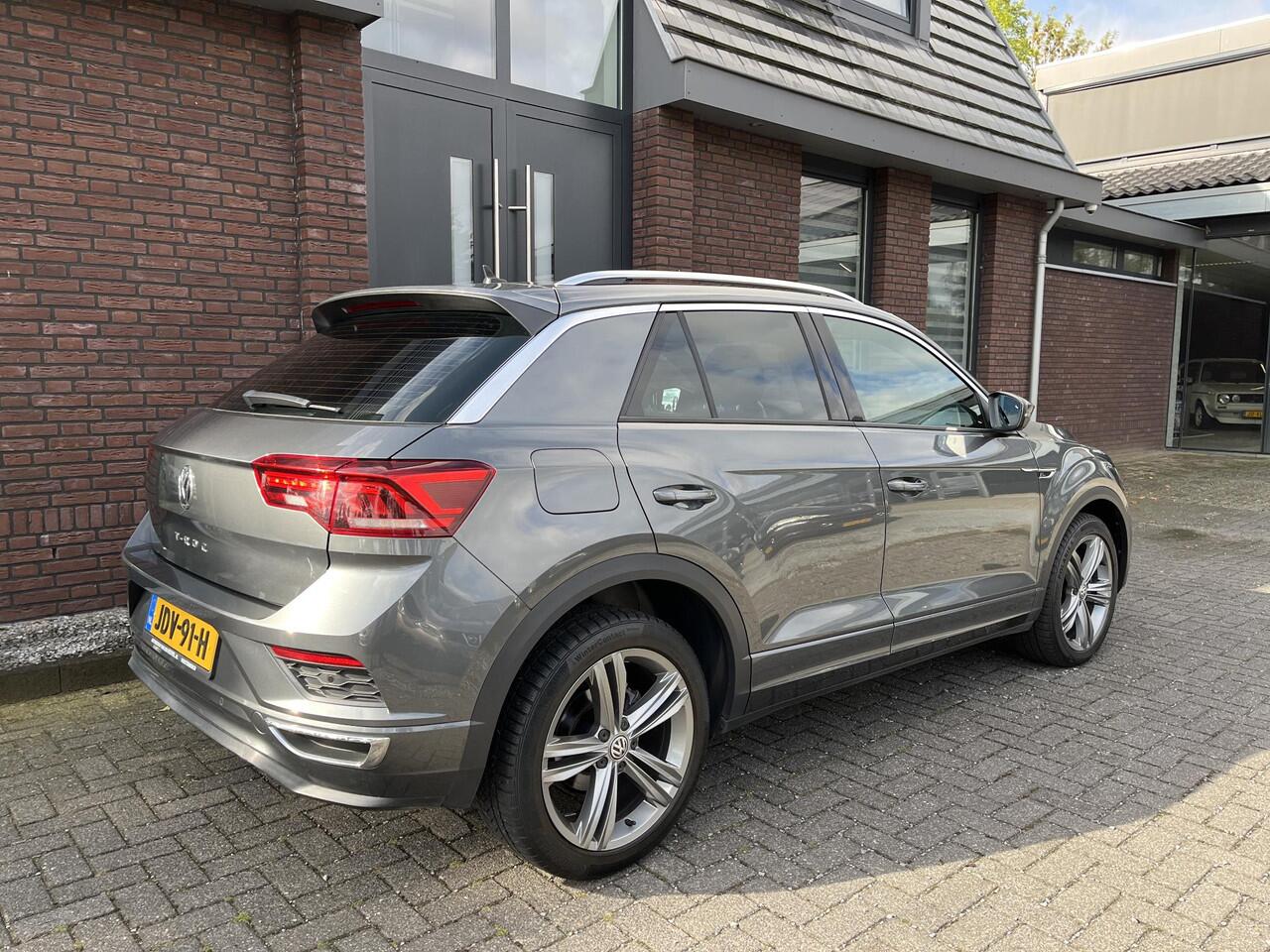 Volkswagen T-Roc 1.5 TSI R-LINE VIRTUAL DASBOARD | TREKHAAK AFN. | ELEC. A. KLEP | NAV | ADAPTIVE CRUISE CONTROL | CAMERA | APPLE/ANDROID CARPLAY