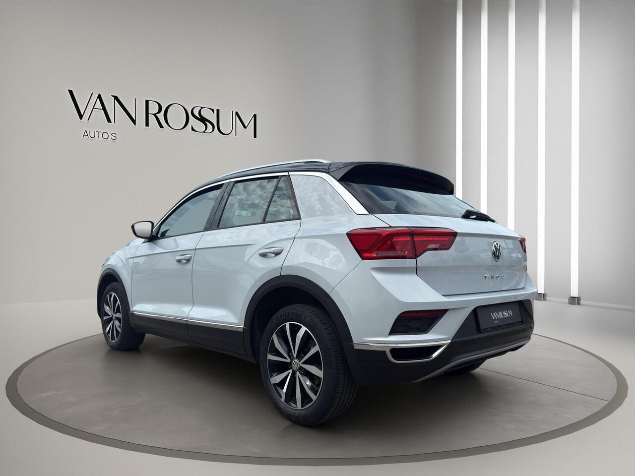 Volkswagen T-Roc 1.5 TSI Style DSG Navigatie | Two Tone | Parkeer V+A | Automaat | Elektrische Klep | App-Connect |