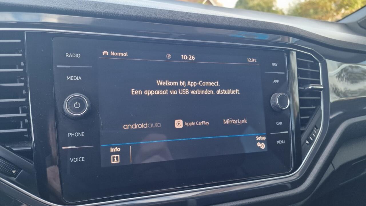 Volkswagen T-Roc 1.5 TSI Sport, Stoelverwarming, NL Auto