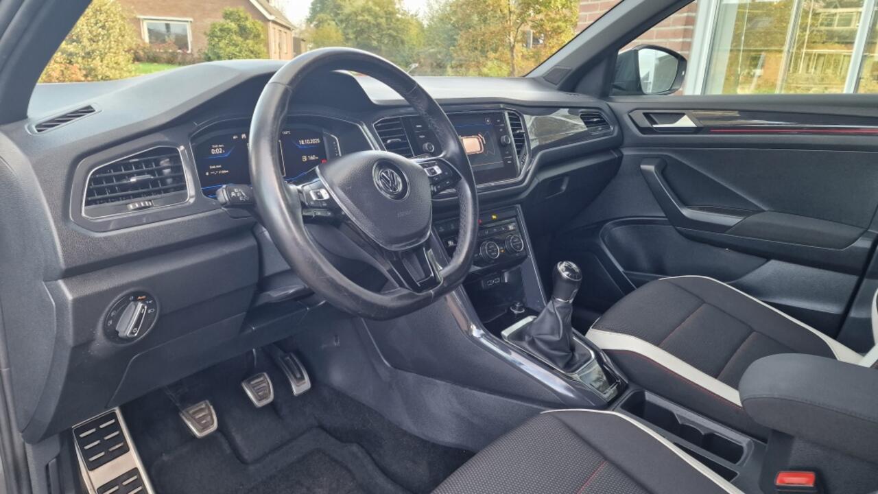 Volkswagen T-Roc 1.5 TSI Sport, Stoelverwarming, NL Auto