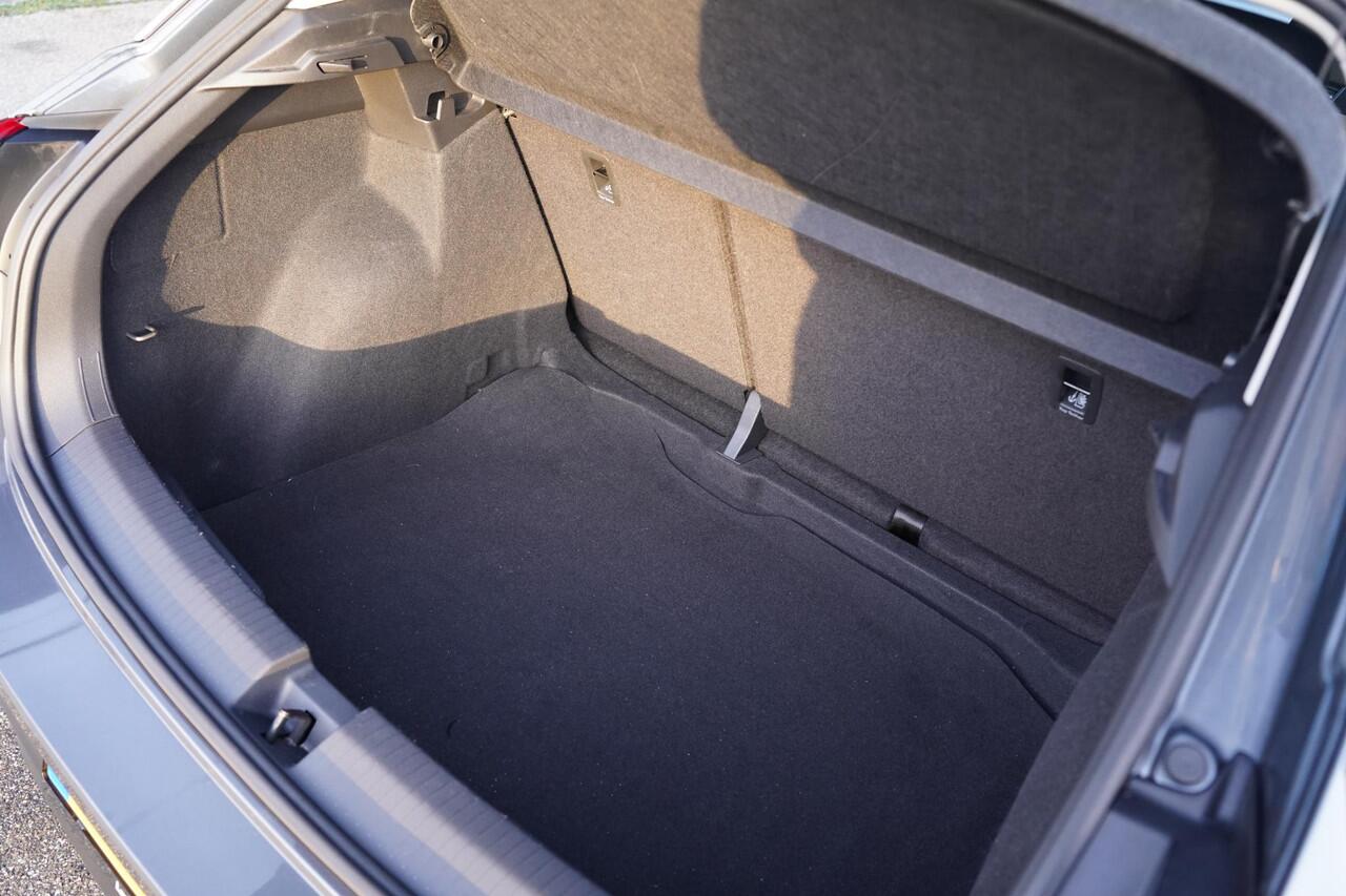 Volkswagen T-Roc 1.0 TSI Apple Carplay PDC v+a Stoelverwarming NAP