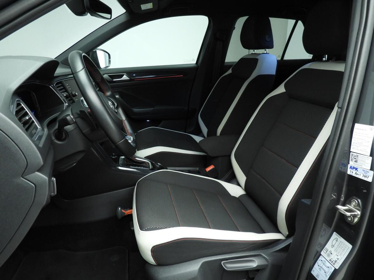 Volkswagen T-Roc 2.0 TSI DSG 4Motion Sport 190 PK | Trekhaak (1700kg) | Winterpakket | Parkeersensoren | Executive