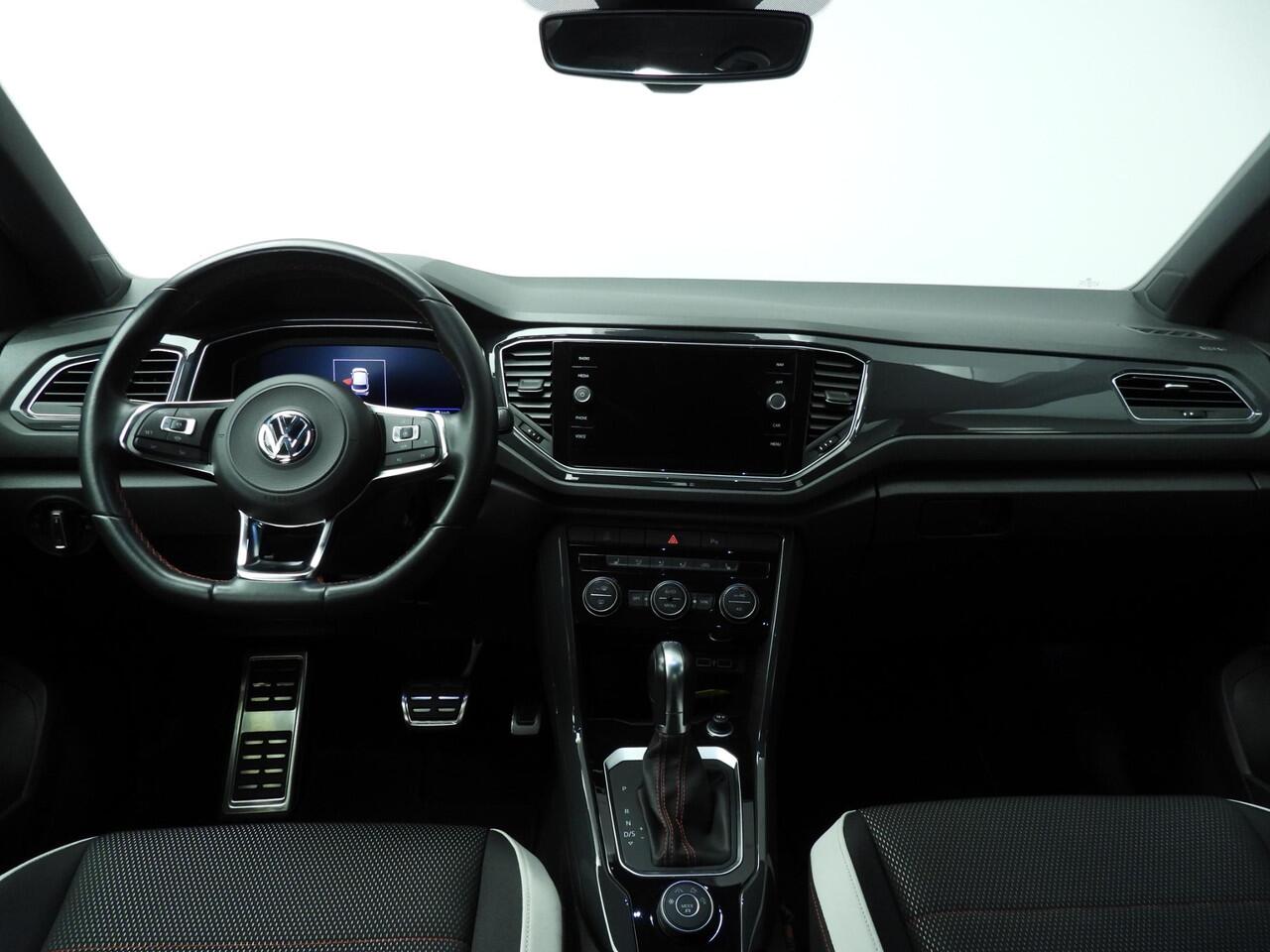 Volkswagen T-Roc 2.0 TSI DSG 4Motion Sport 190 PK | Trekhaak (1700kg) | Winterpakket | Parkeersensoren | Executive