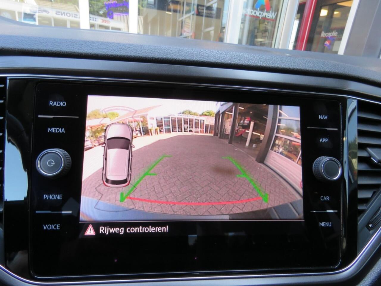 Volkswagen T-Roc 1.5 TSI 150PK STYLE / Camera / Navi / Elec.achterklep / Adap.cruise / BOVAG garantie