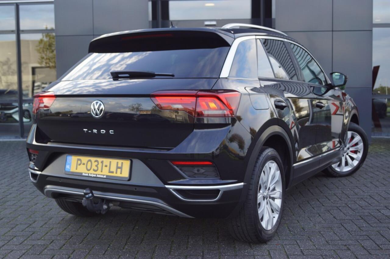 Volkswagen T-Roc 1.5 TSI DSG Sport 150pk / Trekhaak / Navi / Camera / El. Achterklep /PDC