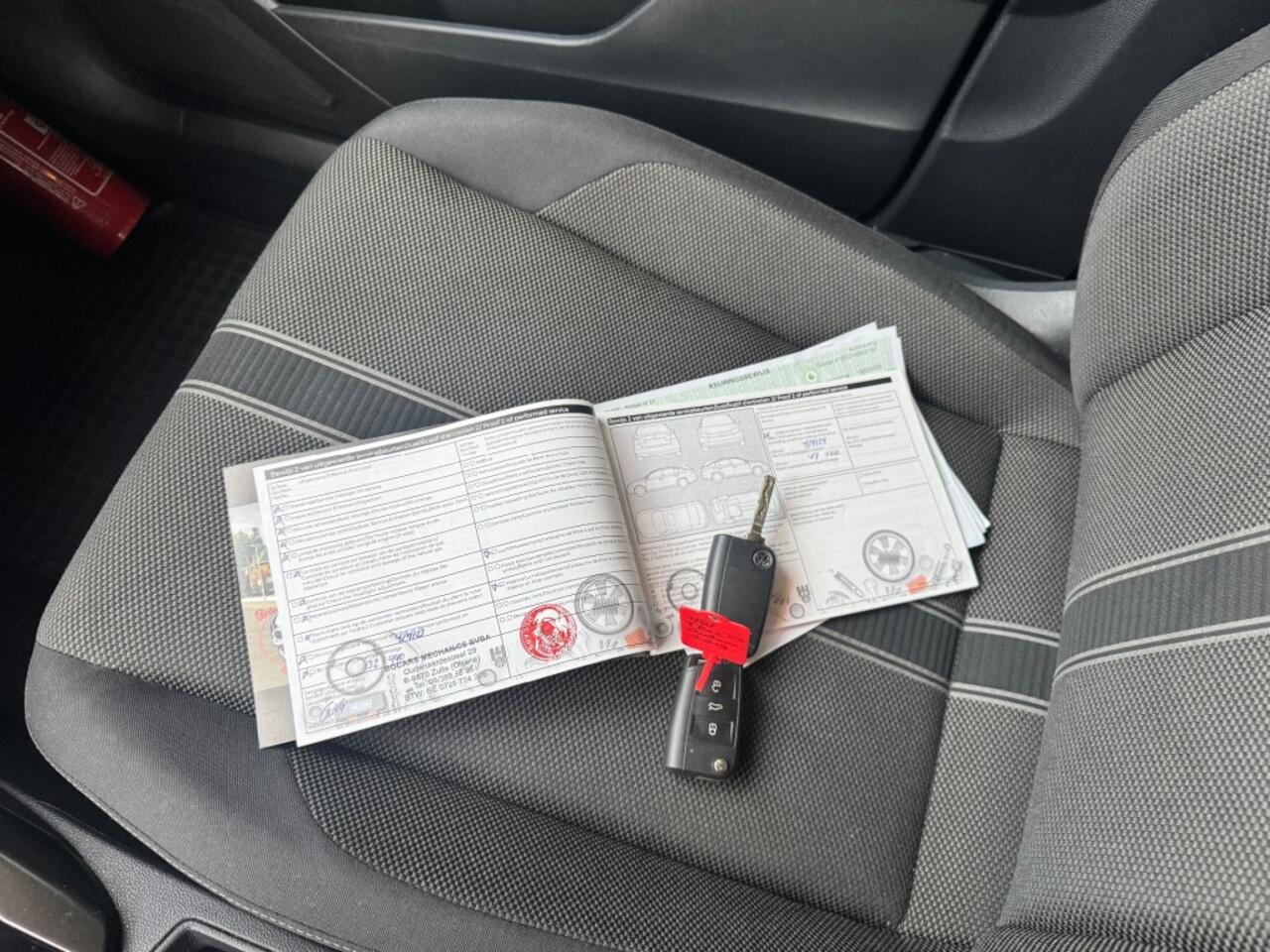 Volkswagen T-Roc 1.5 TSI SPORT- ALL IN PRIJS-Camera -NAVI