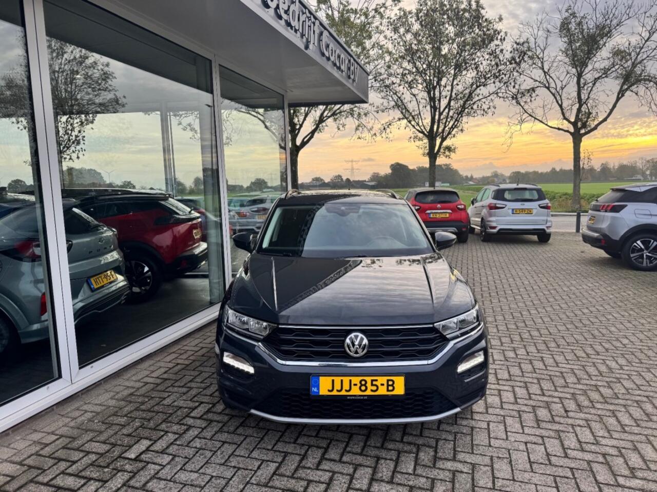 Volkswagen T-Roc 1.5 TSI SPORT- ALL IN PRIJS-Camera -NAVI