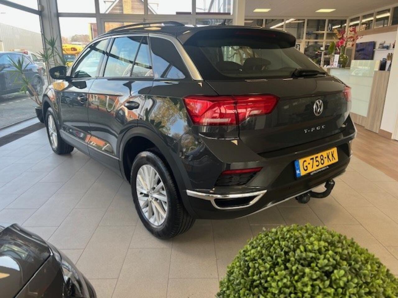 Volkswagen T-Roc 1.0 TSI Style Trekhaak Parkeer sensoren V+A.