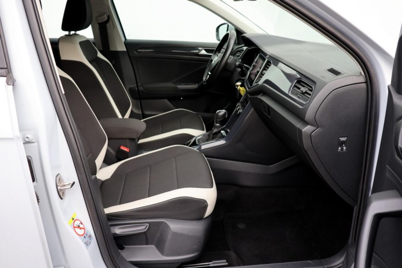 Volkswagen T-Roc 1.5 TSI DSG Sport - 150 pk **Virtual / 1e eig / NAP / Led