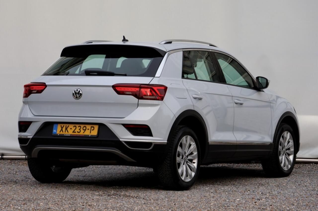 Volkswagen T-Roc 1.5 TSI DSG Sport - 150 pk **Virtual / 1e eig / NAP / Led