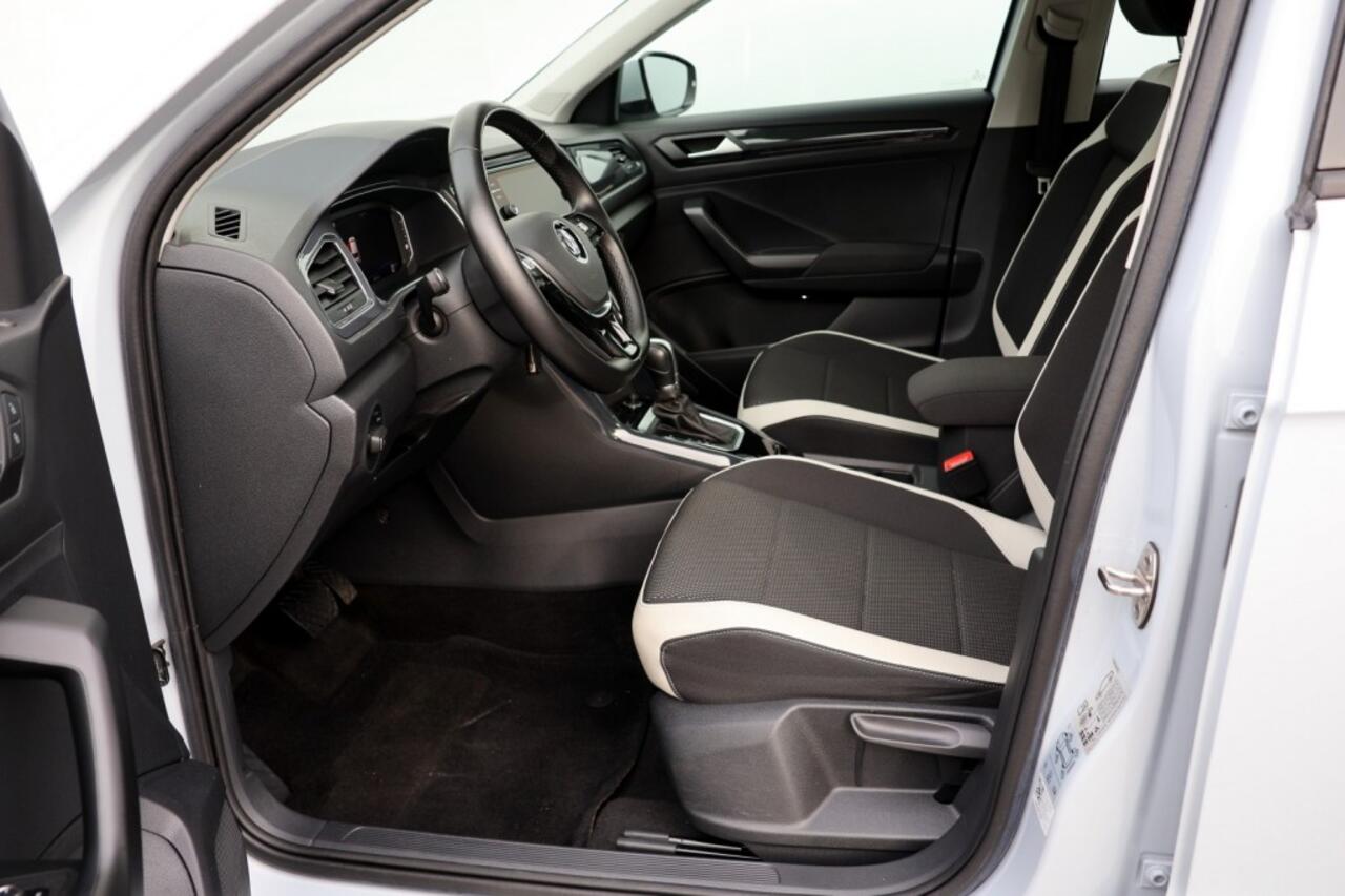 Volkswagen T-Roc 1.5 TSI DSG Sport - 150 pk **Virtual / 1e eig / NAP / Led