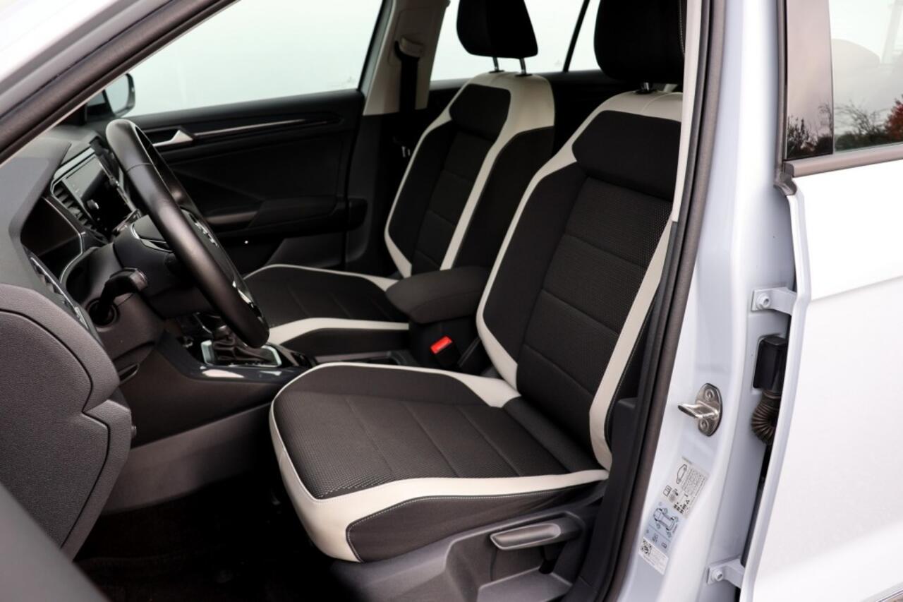 Volkswagen T-Roc 1.5 TSI DSG Sport - 150 pk **Virtual / 1e eig / NAP / Led