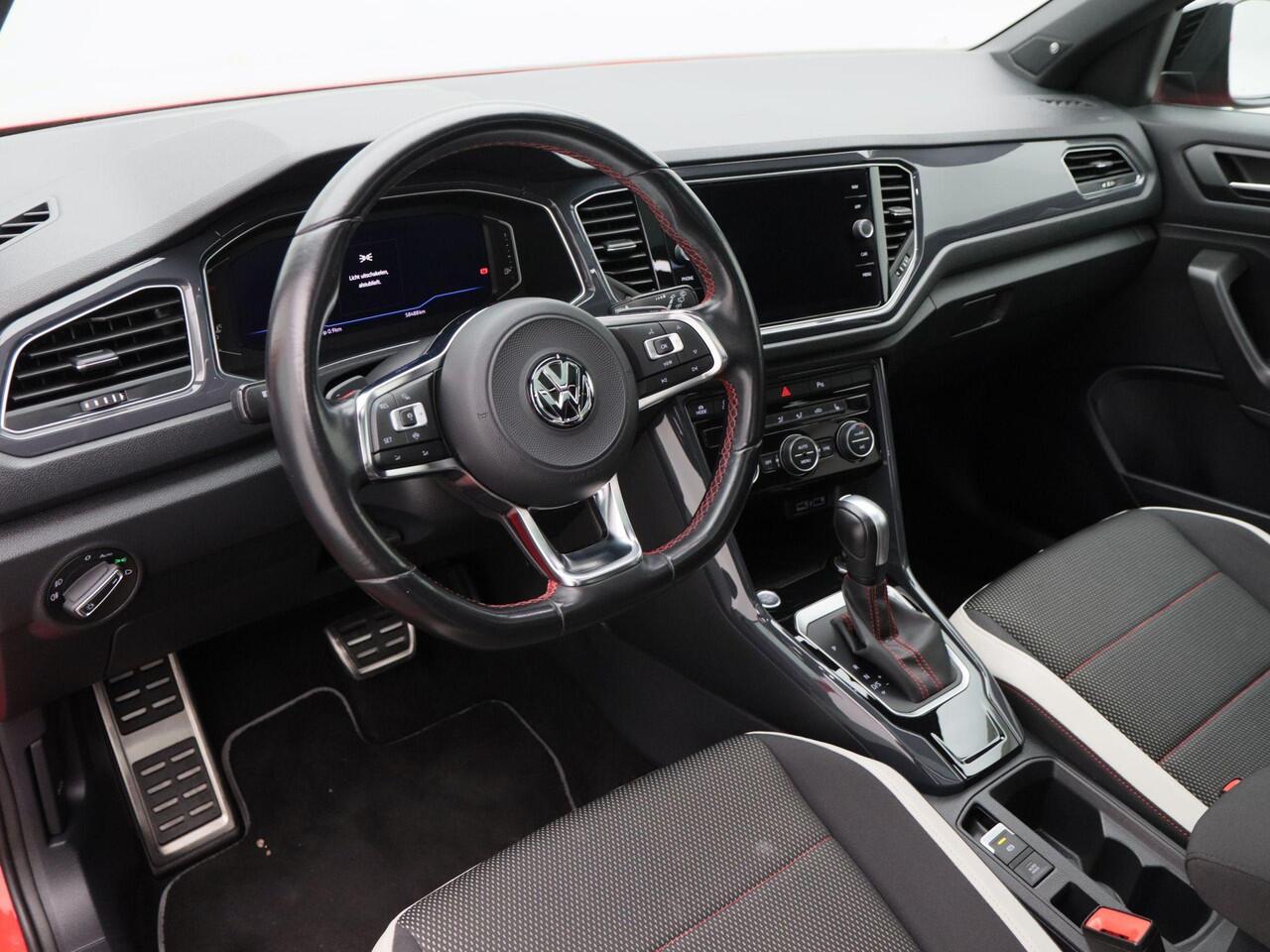 Volkswagen T-Roc 1.5 TSi 150 Pk Automaat Sport Business R-Line | Panoramadak | Beats Audio | Adaptive Cruise | Camera | CarPlay | LED-verlichting | 18 Inch | 58.486 Km