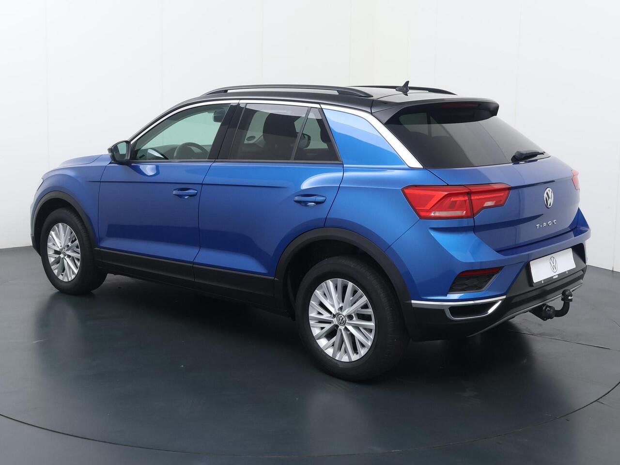 Volkswagen T-Roc 1.5 TSI Sport | 150 PK | Automaat | Multifunctioneel stuurwiel | Parkeersensoren | Cruisecontrol | Trekhaak |