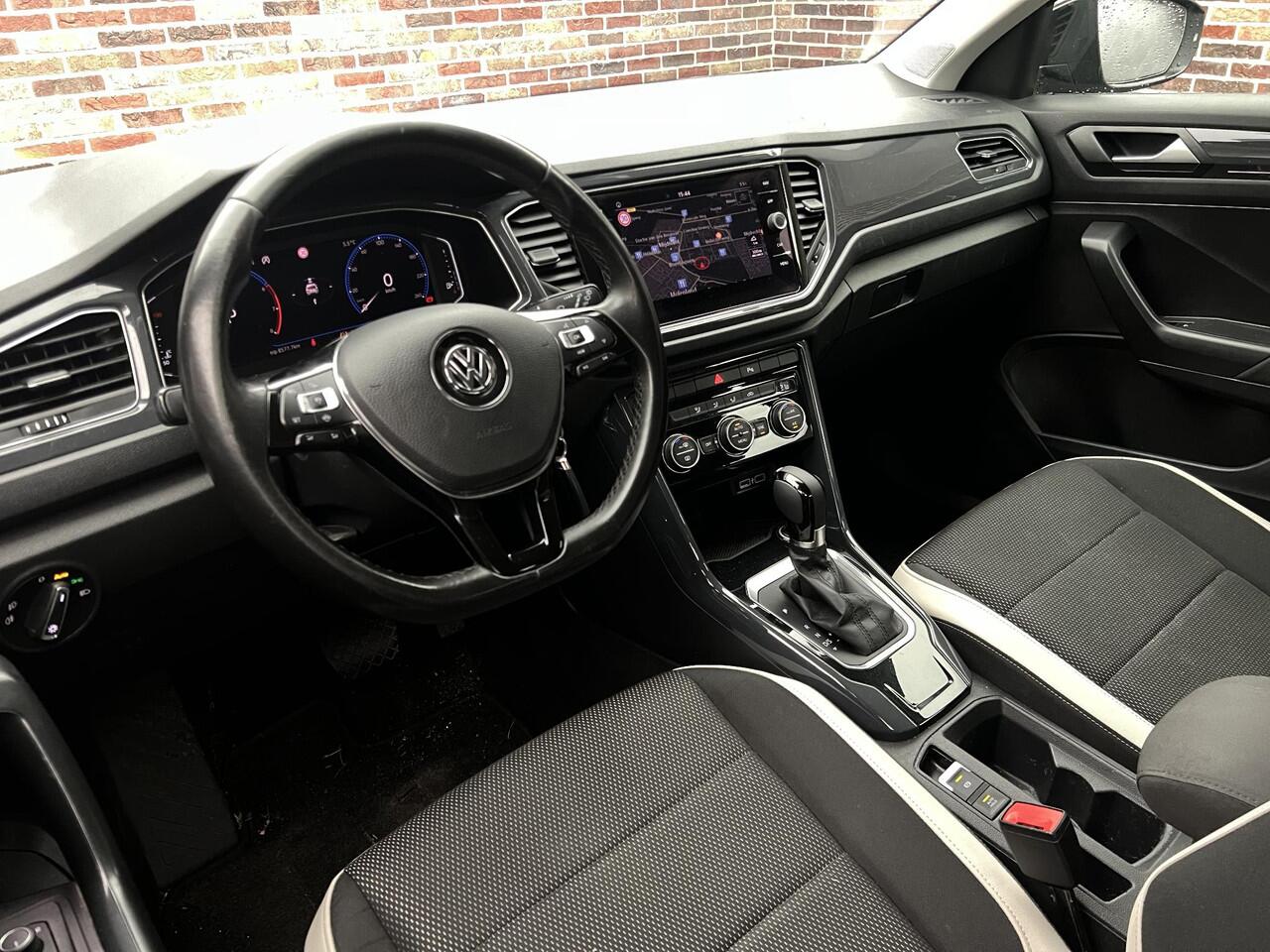 Volkswagen T-Roc 1.5 TSI Sport TREKHAAK APPLE CARPLAY & ANDROID AUTO