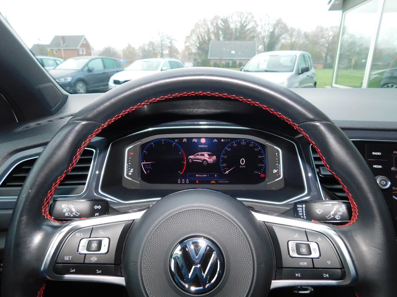 Volkswagen T-Roc 1.5TSI 150PK SPORT!! All-in Prijs! Trekhaak!