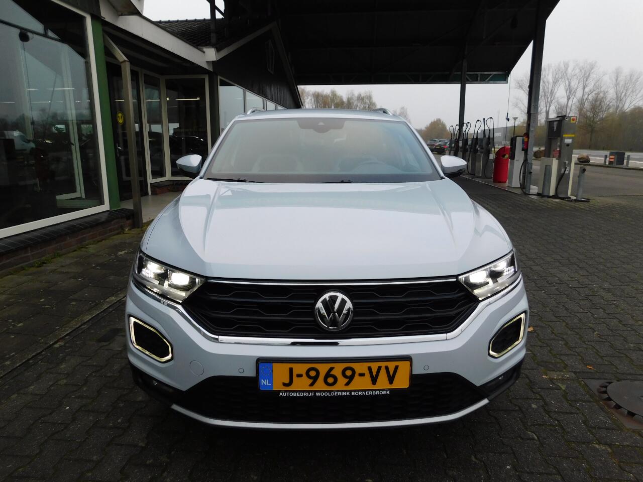 Volkswagen T-Roc 1.5TSI 150PK SPORT!! All-in Prijs! Trekhaak!