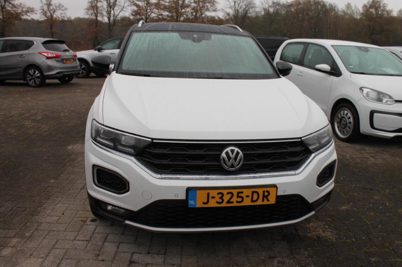 Volkswagen T-Roc 1.5 TSI SPORT BNSR Automaat / Stoelverwarming / led Verlichting