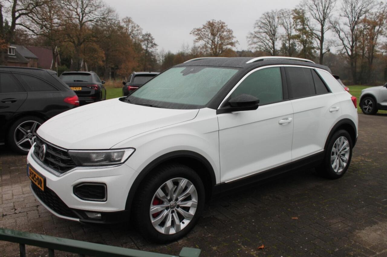 Volkswagen T-Roc 1.5 TSI SPORT BNSR Automaat / Stoelverwarming / led Verlichting
