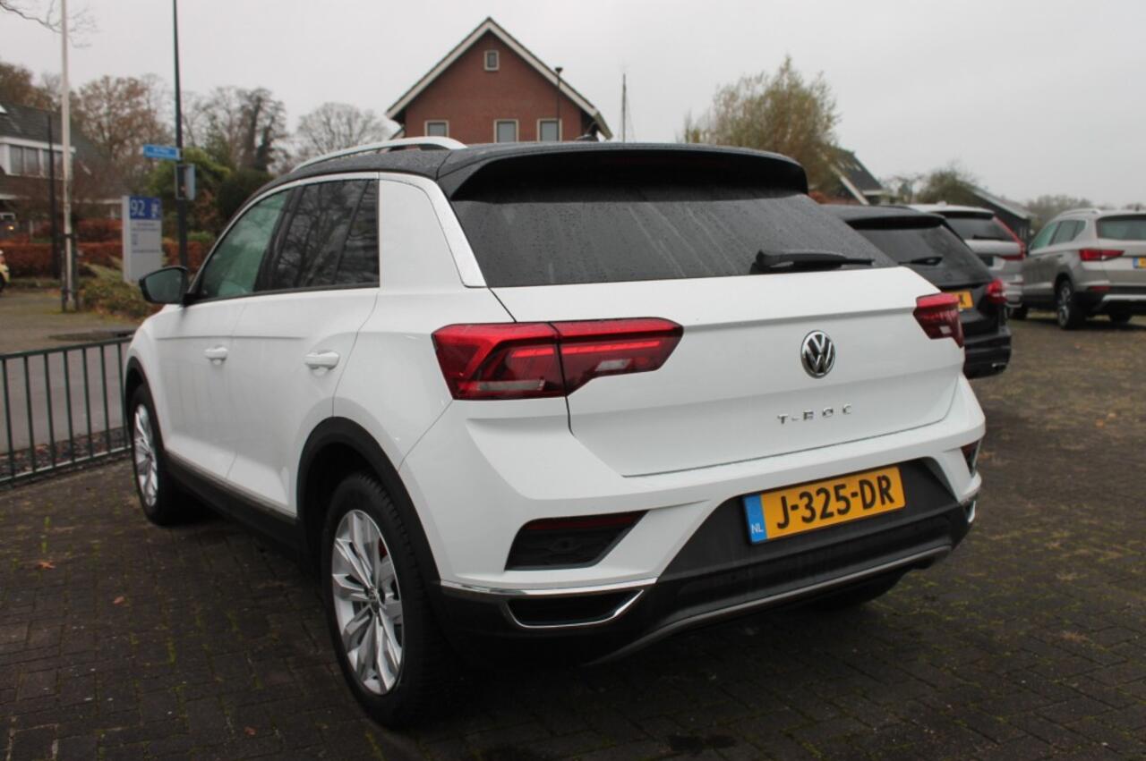 Volkswagen T-Roc 1.5 TSI SPORT BNSR Automaat / Stoelverwarming / led Verlichting