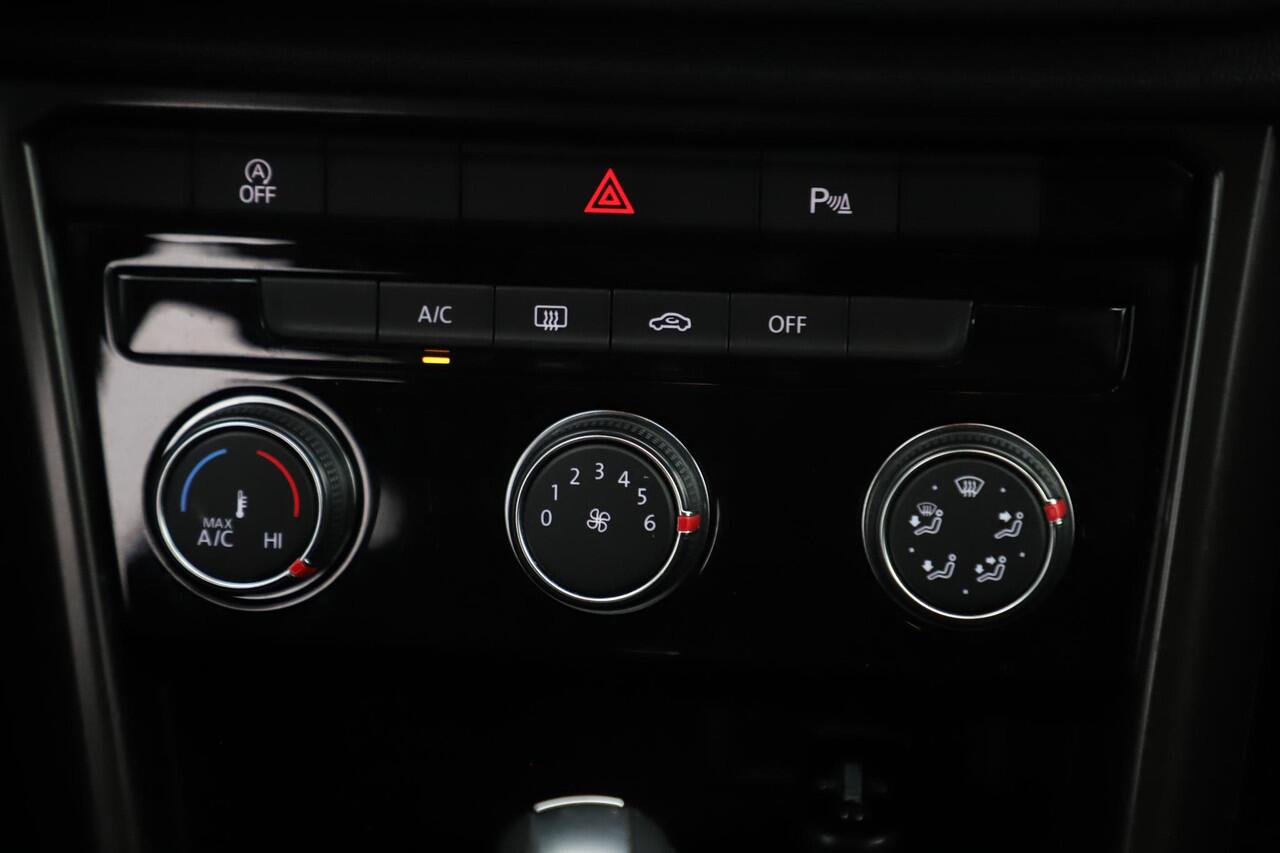 Volkswagen T-Roc 1.5 TSI Style 150PK Automaat Trekhaak Carplay/AndroidNavigatie Achteruitrijcamera Airco Adaptive Cruise Control Lane Assist