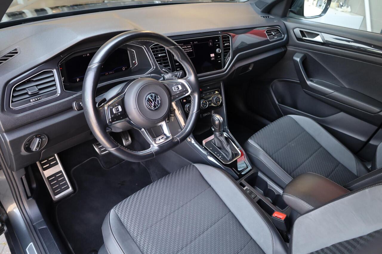 Volkswagen T-Roc 1.5 TSI Sport Business R 110KW-150PK DSG, 4 Seizoenenbanden, Dodehoek sensor, R Line in en exterieur, digital cockpit, panoramadak, navigatie, DAB+, winterpakket met stoelverwarming spiegel pakket privacy glas chrome dakrail led koplampen adaptieve cruise