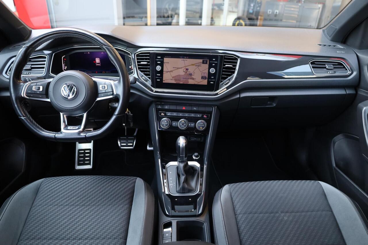 Volkswagen T-Roc 1.5 TSI Sport Business R 110KW-150PK DSG, 4 Seizoenenbanden, Dodehoek sensor, R Line in en exterieur, digital cockpit, panoramadak, navigatie, DAB+, winterpakket met stoelverwarming spiegel pakket privacy glas chrome dakrail led koplampen adaptieve cruise