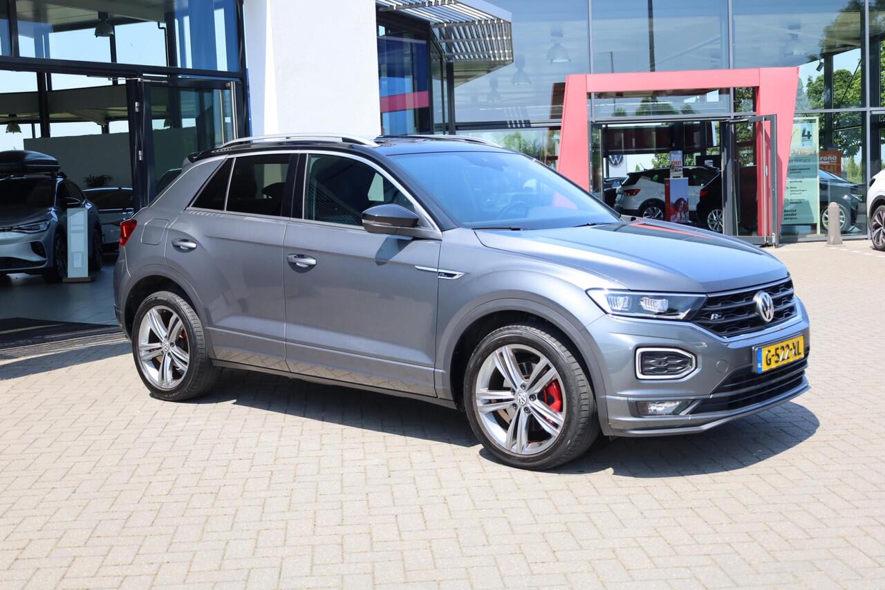 Volkswagen T-Roc 1.5 TSI Sport Business R 110KW-150PK DSG, 4 Seizoenenbanden, Dodehoek sensor, R Line in en exterieur, digital cockpit, panoramadak, navigatie, DAB+, winterpakket met stoelverwarming spiegel pakket privacy glas chrome dakrail led koplampen adaptieve cruise