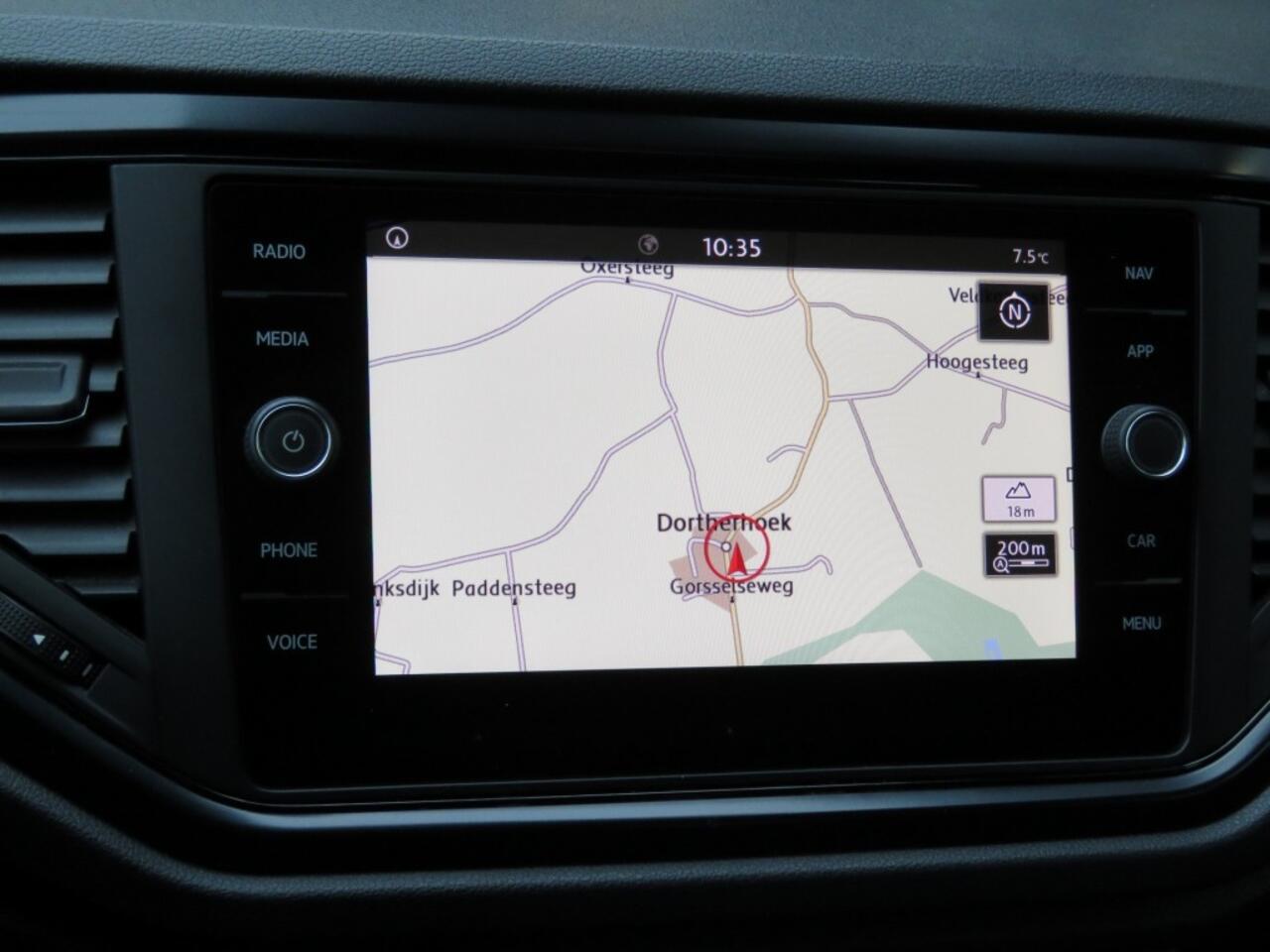 Volkswagen T-Roc 1.5 TSI 150PK DSG-aut. / Trekhaak / Navi / Clima / BOVAG garantie