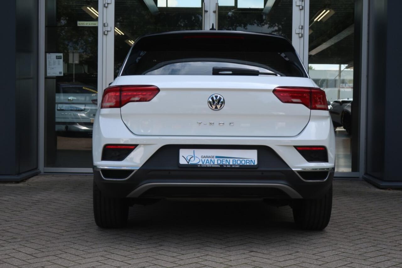 Volkswagen T-Roc 1.5 TSI 150PK, Apple Carplay/ Android Auto, PDC Rondom, etc.