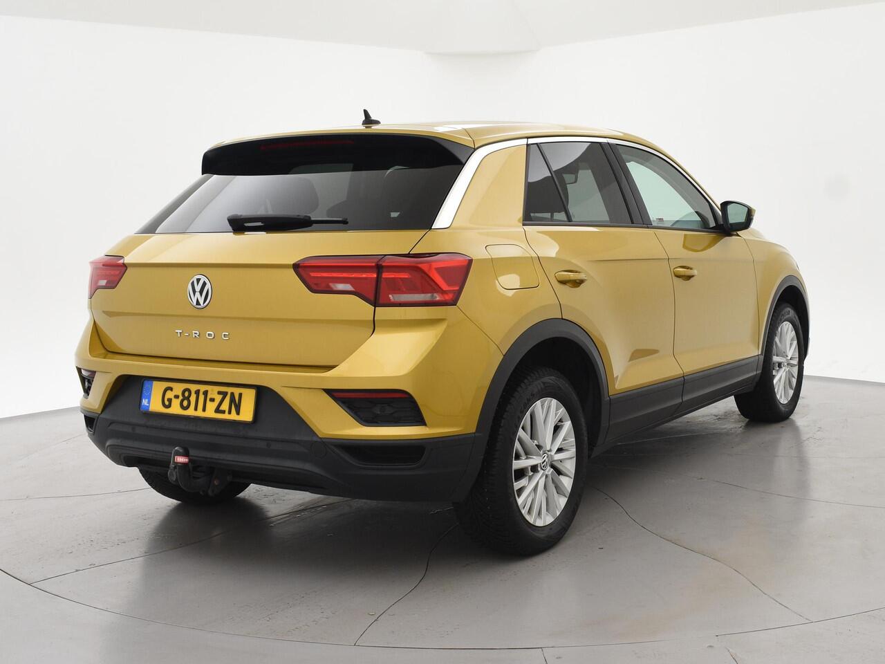 Volkswagen T-Roc 1.0 TSI + APPLE CARPLAY | TREKHAAK | STOELVERW. | KURKUMA YELLOW | CRUISE | PRIVACY