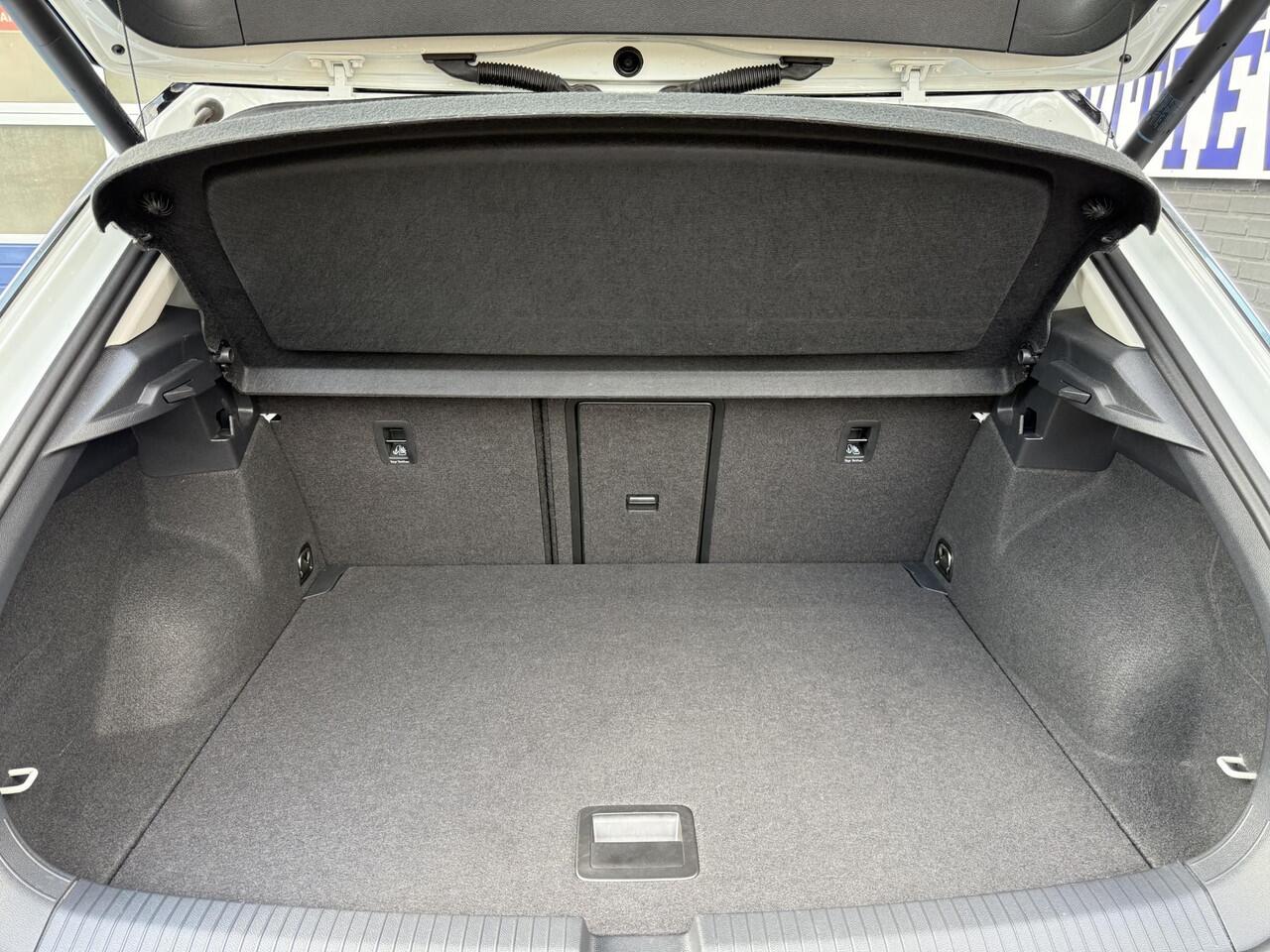 Volkswagen T-Roc 1.5 TSI ADAP CRUISE STOELVERW. AFN. TREKHAAK