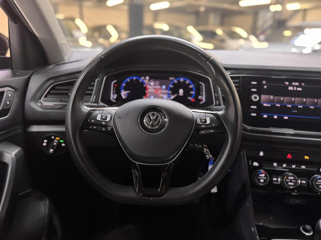 Volkswagen T-Roc 1.5 TSI 150pk Style Half Leer Navi Digi Dash Parkeersensoren Privacy Glass Dealeronderhouden