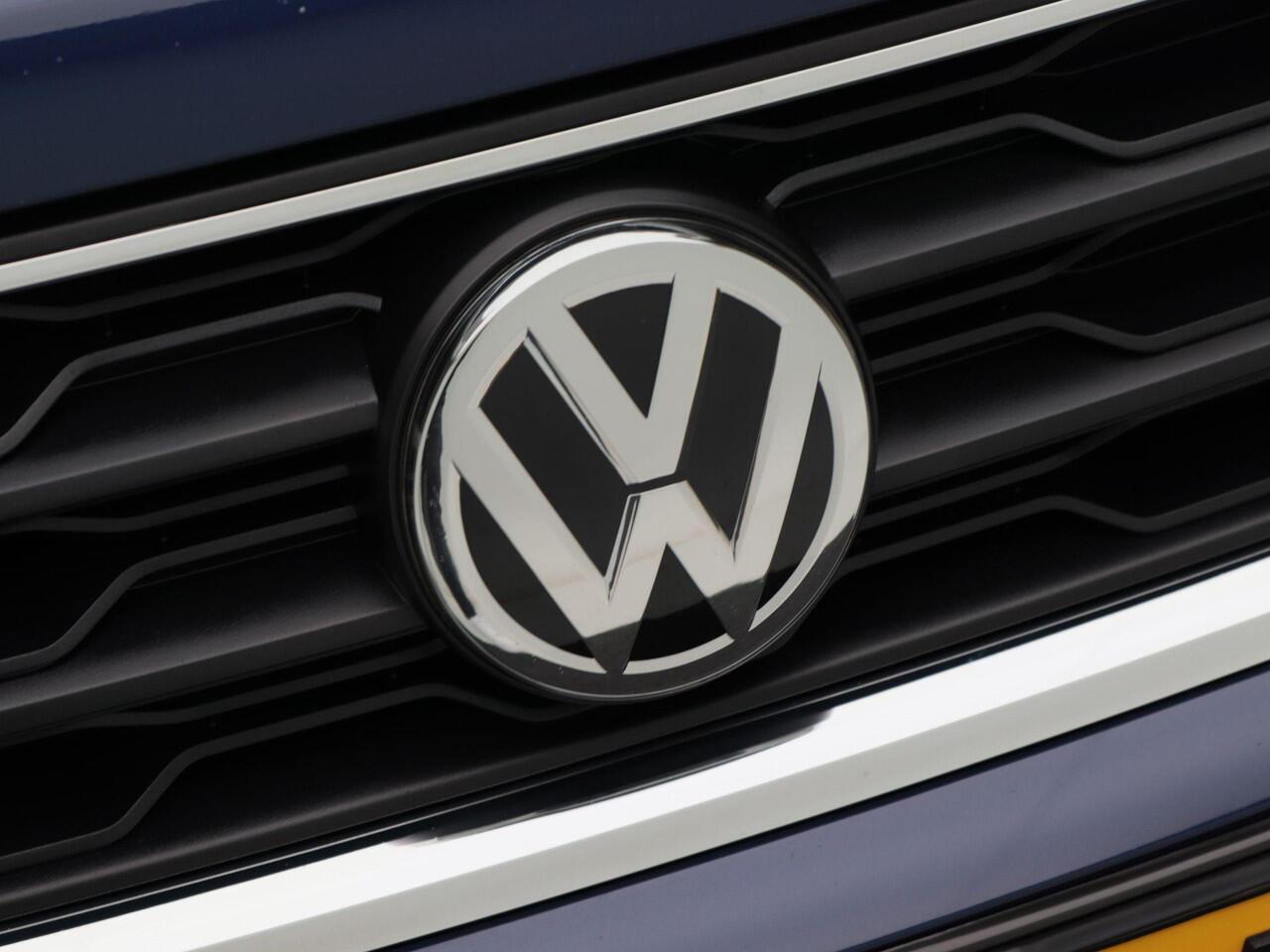 Volkswagen T-Roc 1.5 TSi 150 Pk Sport | Full LED | Navigatie | 18 Inch | Camera | Privacy Glass | Virtual Dashboard | Adaptive Cruise | 107.430 Km!!