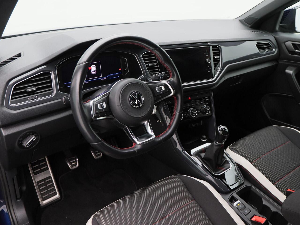 Volkswagen T-Roc 1.5 TSi 150 Pk Sport | Full LED | Navigatie | 18 Inch | Camera | Privacy Glass | Virtual Dashboard | Adaptive Cruise | 107.430 Km!!