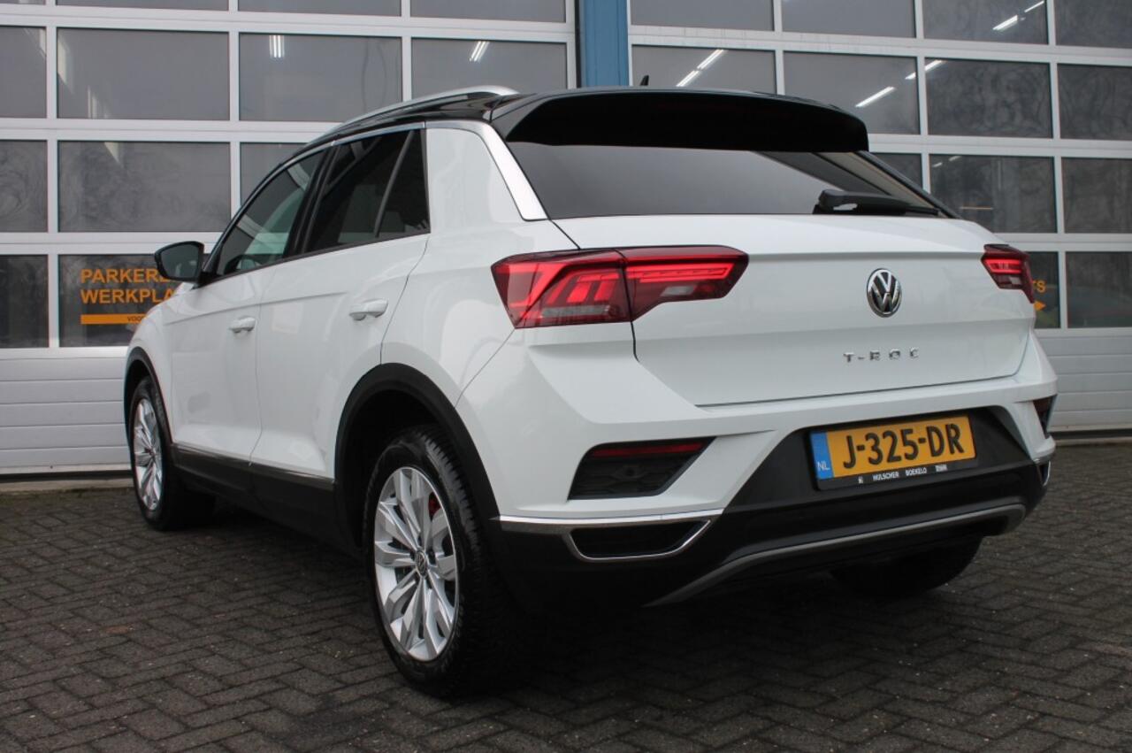 Volkswagen T-Roc 1.5 TSI SPORT BNSR Automaat / Stoelverwarming / led Verlichting