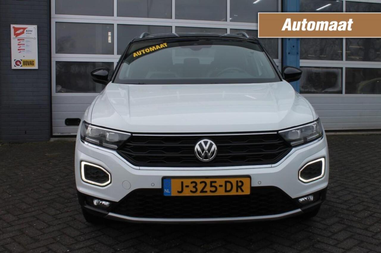 Volkswagen T-Roc 1.5 TSI SPORT BNSR Automaat / Stoelverwarming / led Verlichting