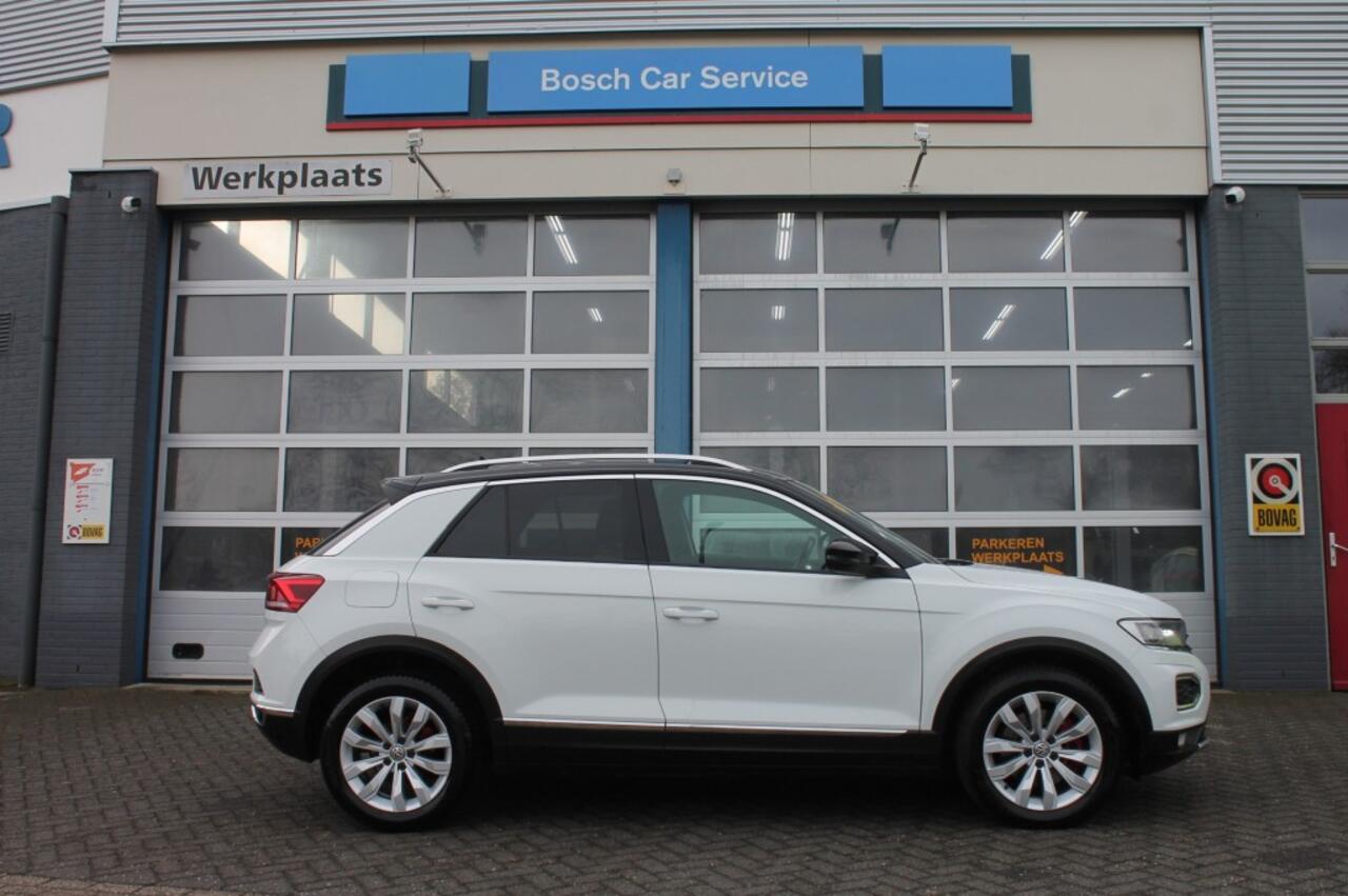 Volkswagen T-Roc 1.5 TSI SPORT BNSR Automaat / Stoelverwarming / led Verlichting
