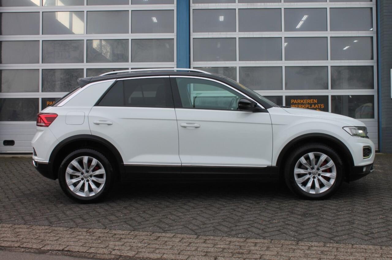 Volkswagen T-Roc 1.5 TSI SPORT BNSR Automaat / Stoelverwarming / led Verlichting