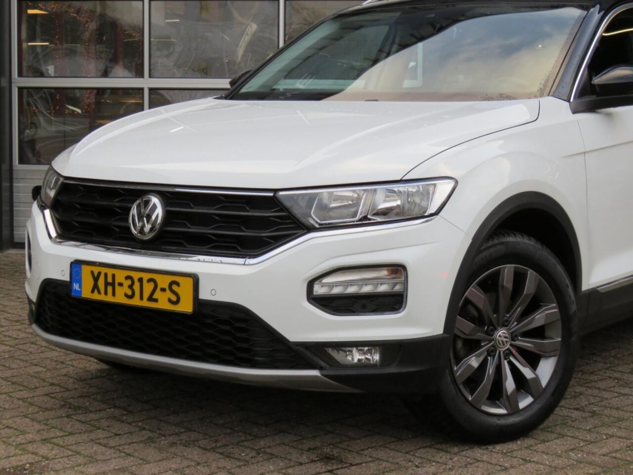 Volkswagen T-Roc 1.0 TSI 115pk STYLE / Leder / 17 Inch / Navi / Carplay / Stoelverw / BOVAG garantie