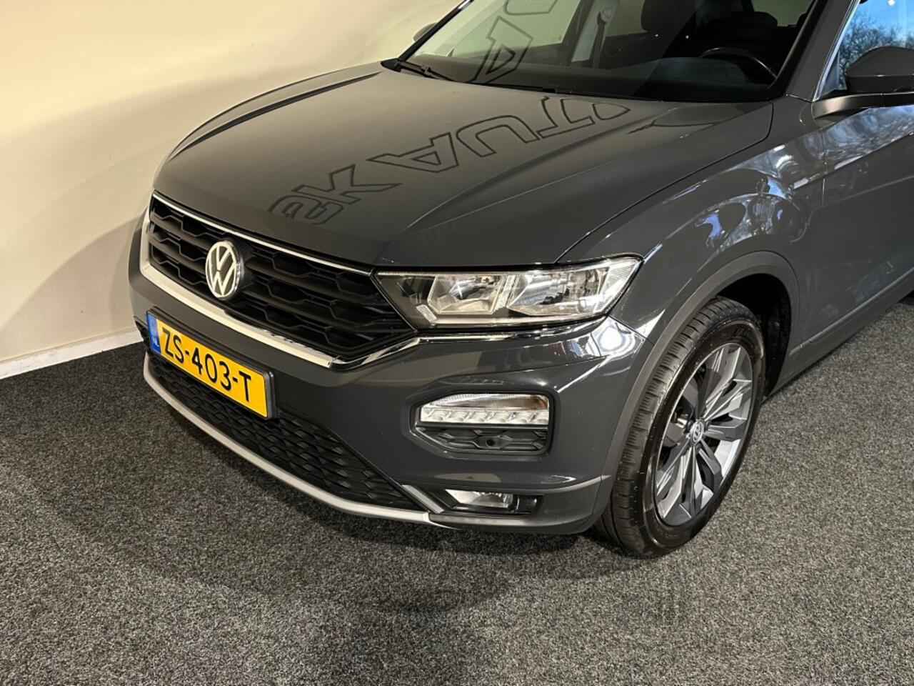 Volkswagen T-Roc 1.0 TSI STYLE l PANORAMA l PDC l ACC l CLIMA l LMV l NAVI l