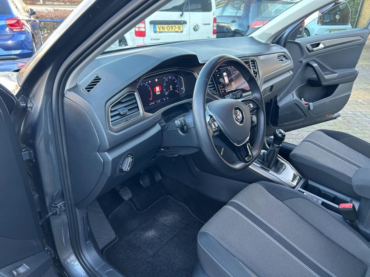 Volkswagen T-Roc 1.0 TSI STYLE Nederlandse auto inclusief garantie!