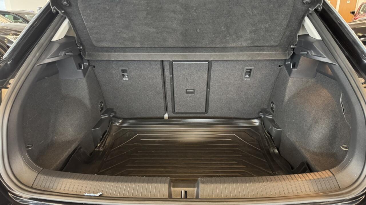 Volkswagen T-Roc 1.0 TSI Style | Virtual | Navi | Camera