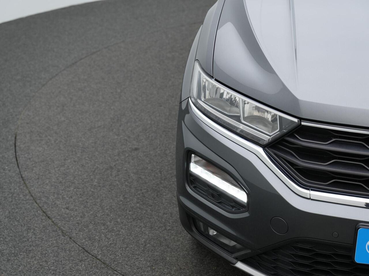 Volkswagen T-Roc 1.0 TSI 115 pk Style | Stoelverwarming | Adaptive Cruise | Navigatie | Parkeersensoren voor/achter | Carplay