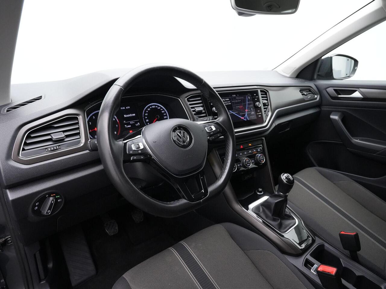 Volkswagen T-Roc 1.0 TSI 115 pk Style | Stoelverwarming | Adaptive Cruise | Navigatie | Parkeersensoren voor/achter | Carplay