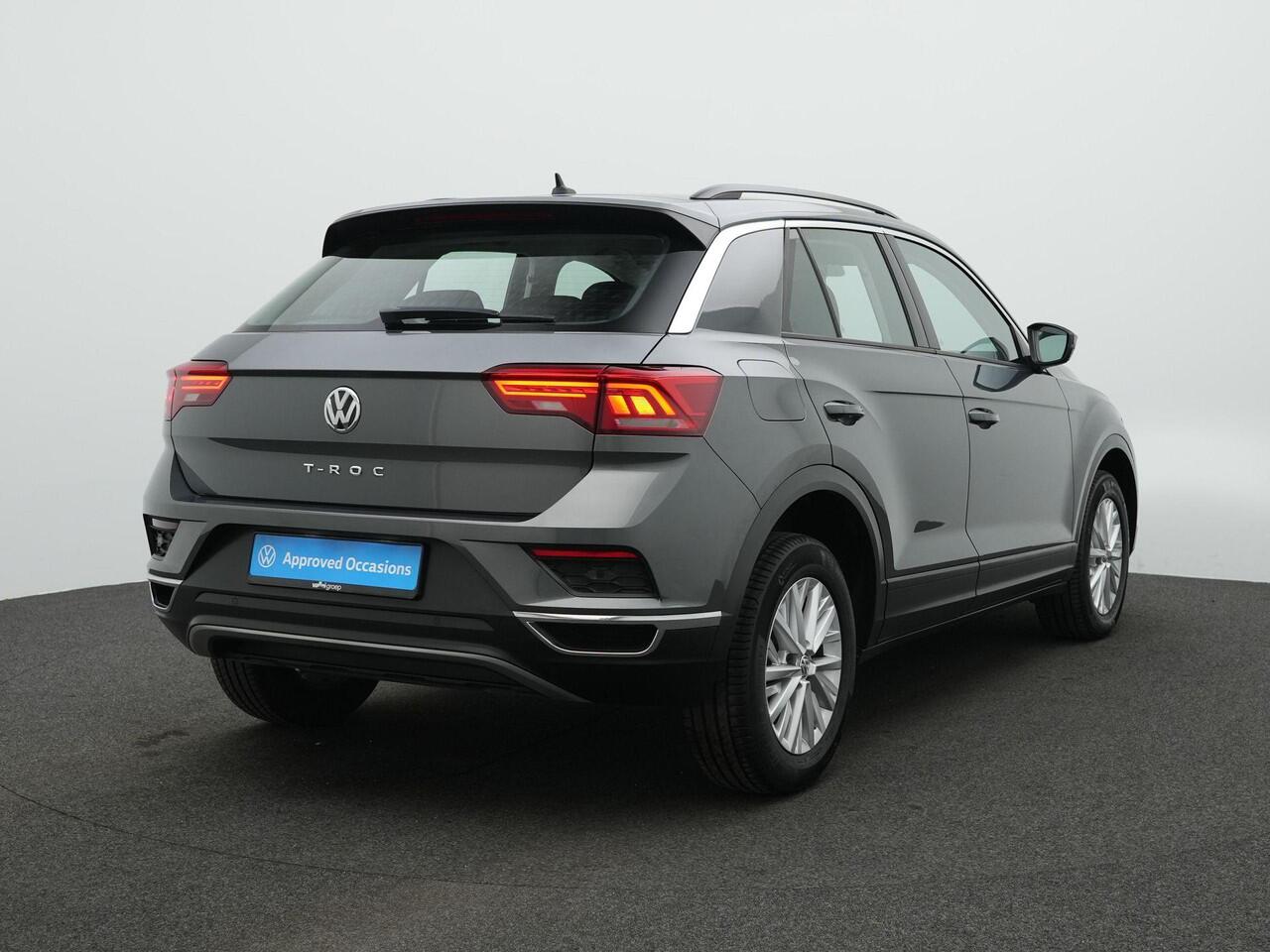 Volkswagen T-Roc 1.0 TSI 115 pk Style | Stoelverwarming | Adaptive Cruise | Navigatie | Parkeersensoren voor/achter | Carplay