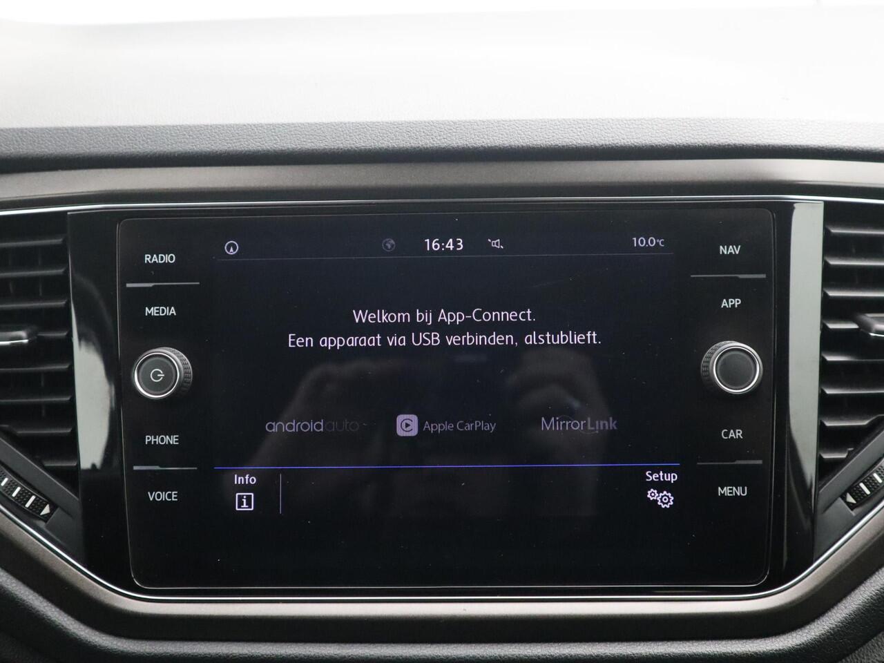Volkswagen T-Roc 1.5 TSI Style TREKHAAK / CARPLAY / NAVI / AIRCO / PDC / BLUETOOTH / CRUISE / NL-AUTO